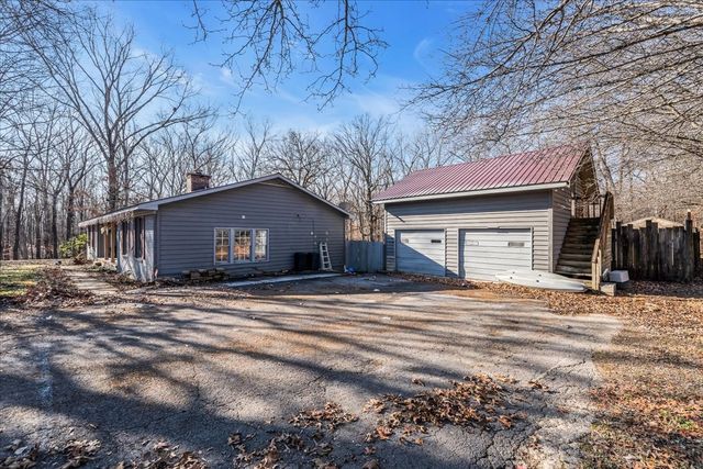 305 Oak Leaf Cir, Winchester, TN 37398