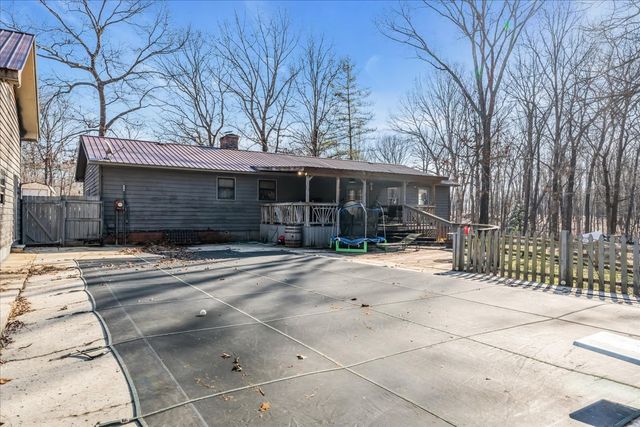 305 Oak Leaf Cir, Winchester, TN 37398