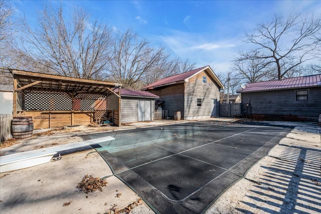 305 Oak Leaf Cir, Winchester, TN 37398