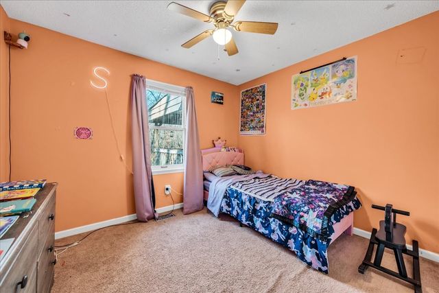 305 Oak Leaf Cir, Winchester, TN 37398