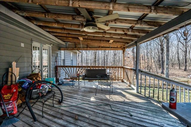 305 Oak Leaf Cir, Winchester, TN 37398