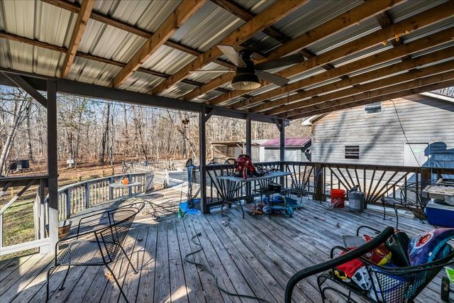 305 Oak Leaf Cir, Winchester, TN 37398