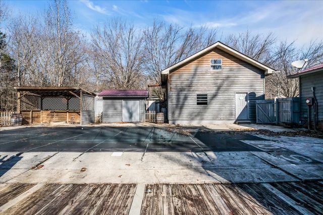 305 Oak Leaf Cir, Winchester, TN 37398