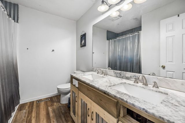 305 Oak Leaf Cir, Winchester, TN 37398