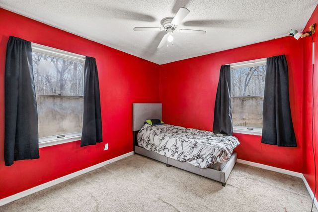 305 Oak Leaf Cir, Winchester, TN 37398