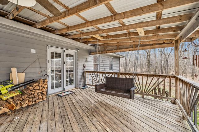 305 Oak Leaf Cir, Winchester, TN 37398