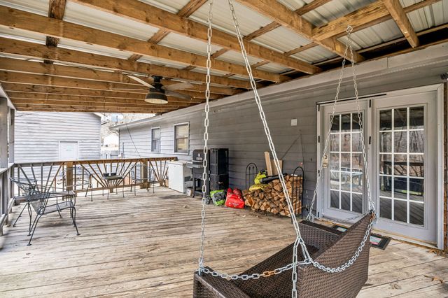 305 Oak Leaf Cir, Winchester, TN 37398