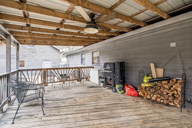 305 Oak Leaf Cir, Winchester, TN 37398