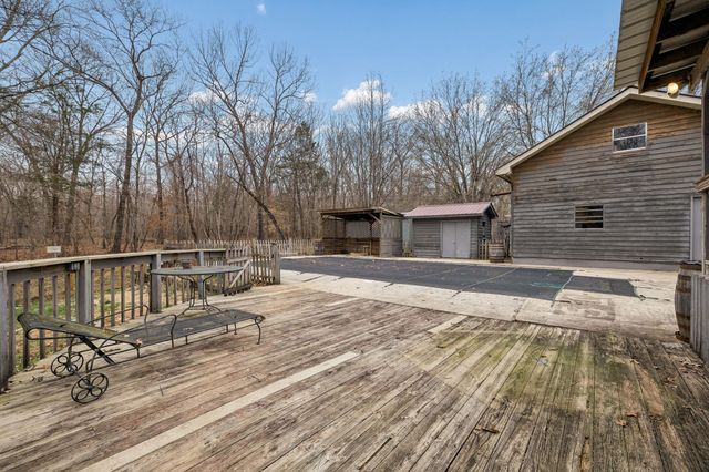 305 Oak Leaf Cir, Winchester, TN 37398