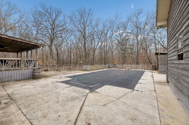 305 Oak Leaf Cir, Winchester, TN 37398