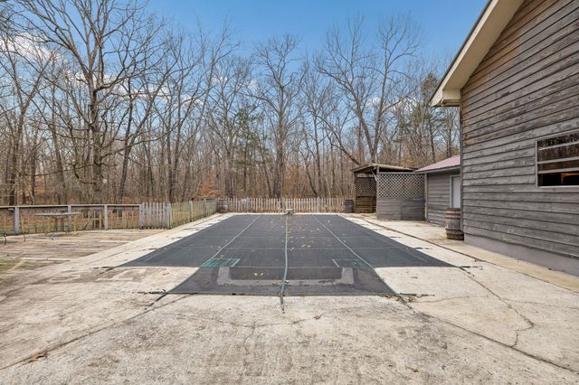 305 Oak Leaf Cir, Winchester, TN 37398