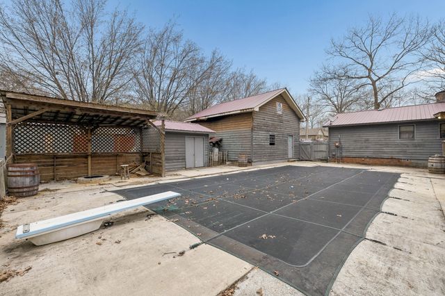 305 Oak Leaf Cir, Winchester, TN 37398