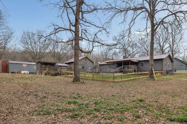 305 Oak Leaf Cir, Winchester, TN 37398