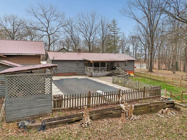 305 Oak Leaf Cir, Winchester, TN 37398