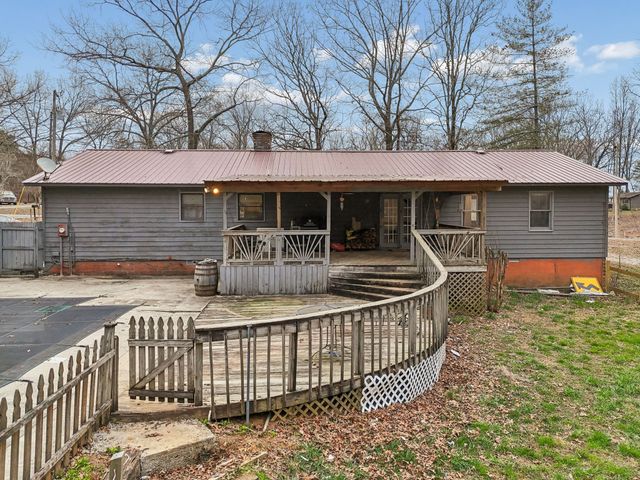 305 Oak Leaf Cir, Winchester, TN 37398
