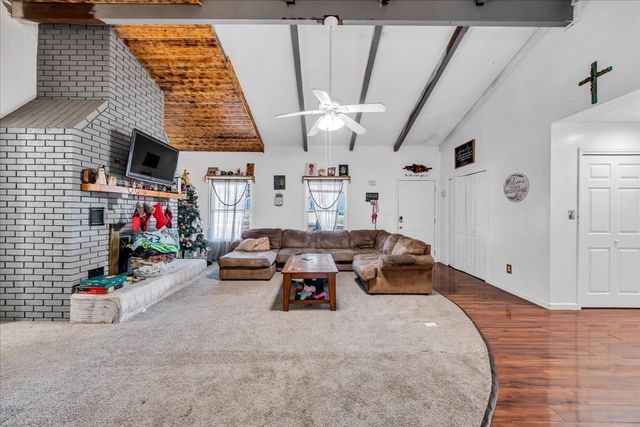 305 Oak Leaf Cir, Winchester, TN 37398