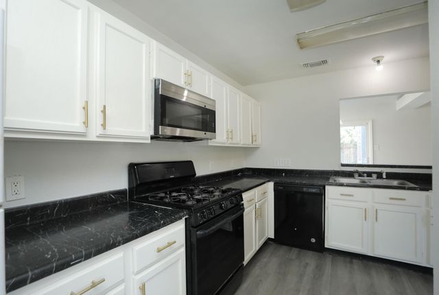 8531 Grand Knolls Drive, Houston, TX 77083