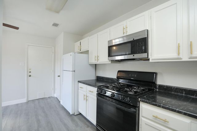 8531 Grand Knolls Drive, Houston, TX 77083