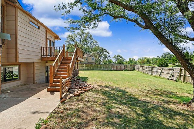 301 N Pinecrest Pl, Andover, KS 67002