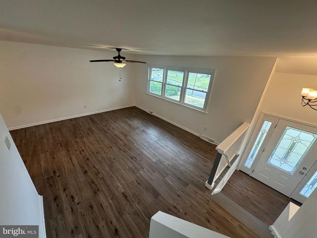 6 TRAVERTINE, Newark, DE 19702