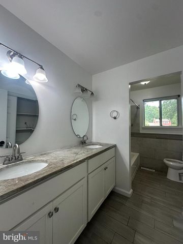 6 TRAVERTINE, Newark, DE 19702