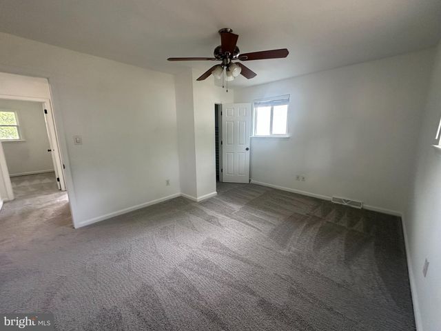 6 TRAVERTINE, Newark, DE 19702