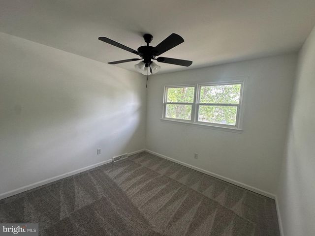 6 TRAVERTINE, Newark, DE 19702