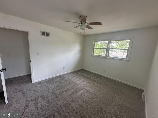 6 TRAVERTINE, Newark, DE 19702