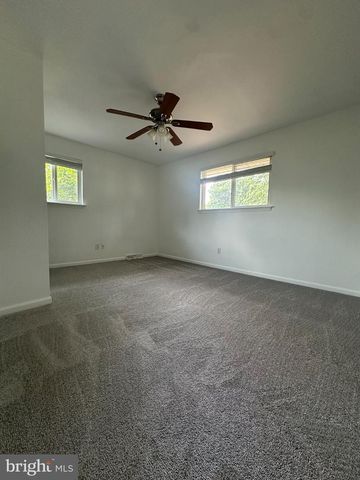 6 TRAVERTINE, Newark, DE 19702