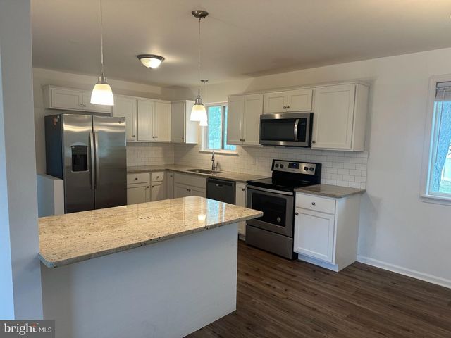 6 TRAVERTINE, Newark, DE 19702