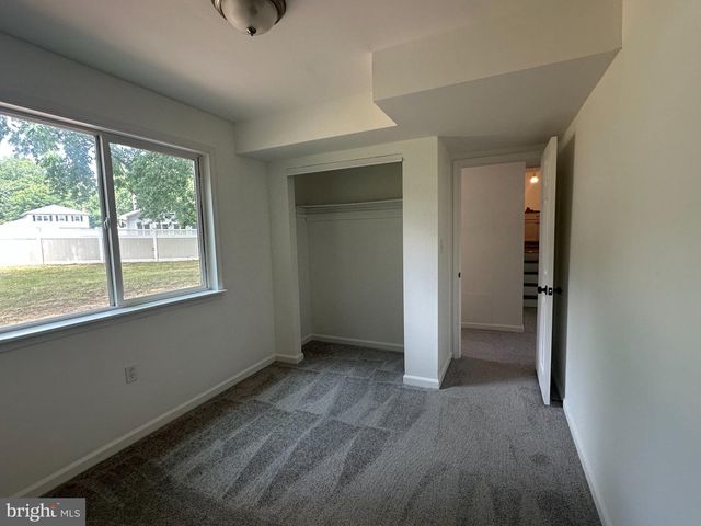 6 TRAVERTINE, Newark, DE 19702