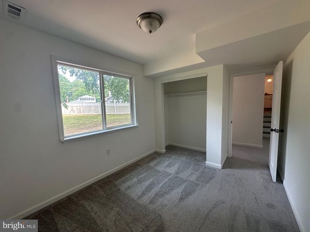 6 TRAVERTINE, Newark, DE 19702