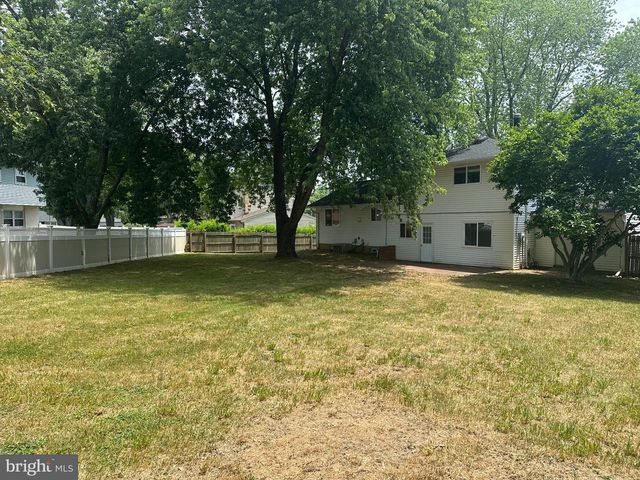 6 TRAVERTINE, Newark, DE 19702