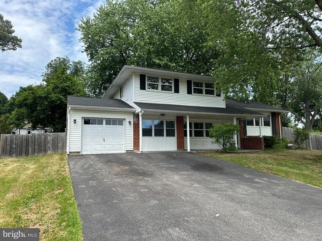 6 TRAVERTINE, Newark, DE 19702