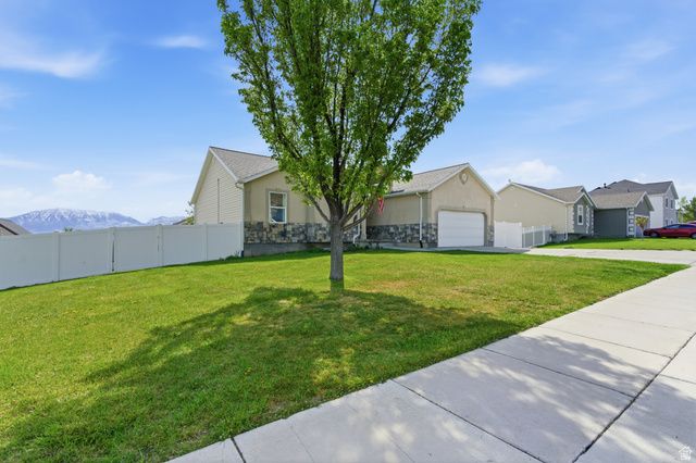 4054 S MOUNTAIN MOON DR, Saratoga Springs, UT 84045
