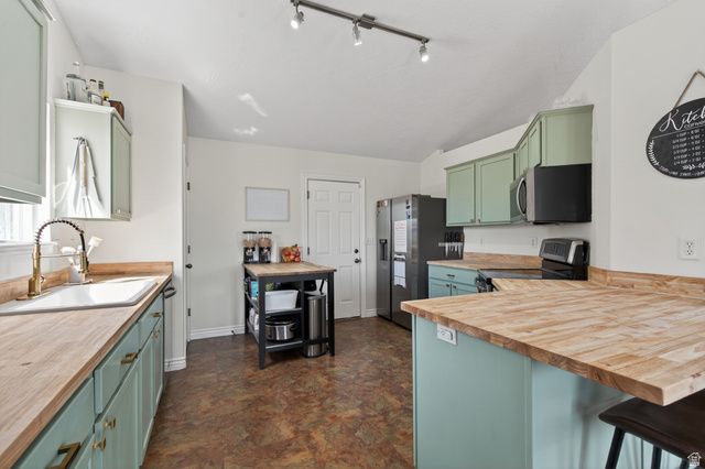 4054 S MOUNTAIN MOON DR, Saratoga Springs, UT 84045