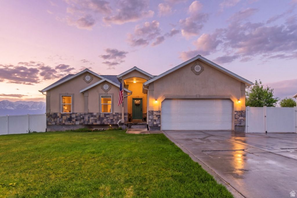 4054 S MOUNTAIN MOON DR, Saratoga Springs, UT 84045