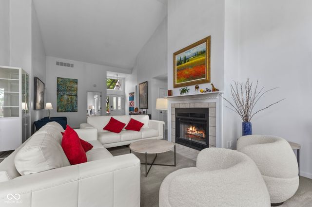8103 Clearwater Parkway, Indianapolis, IN 46240