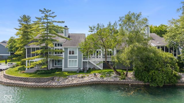 8103 Clearwater Parkway, Indianapolis, IN 46240