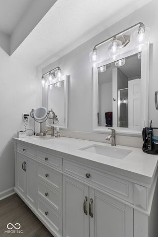 8103 Clearwater Parkway, Indianapolis, IN 46240