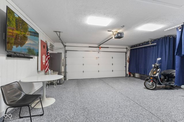 8103 Clearwater Parkway, Indianapolis, IN 46240