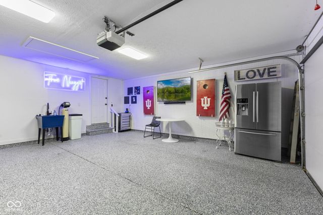8103 Clearwater Parkway, Indianapolis, IN 46240