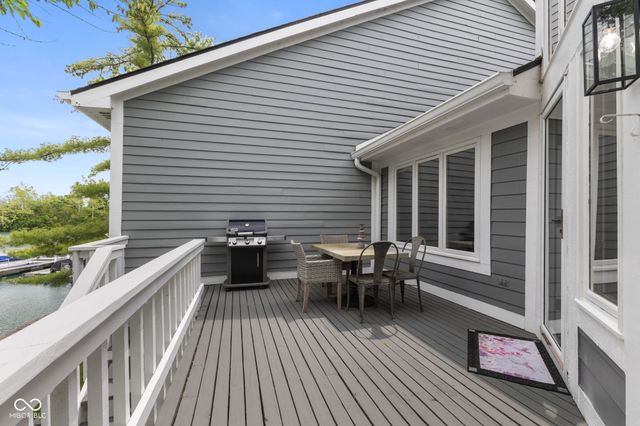 8103 Clearwater Parkway, Indianapolis, IN 46240