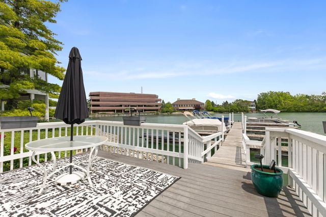 8103 Clearwater Parkway, Indianapolis, IN 46240