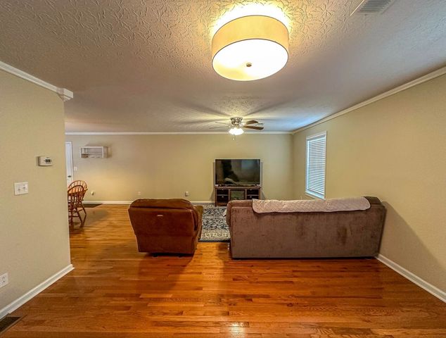 1034 Barker Lane, Berea, KY 40403