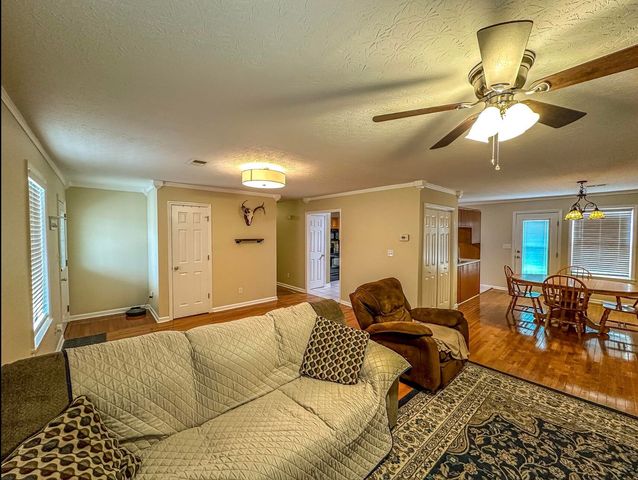 1034 Barker Lane, Berea, KY 40403