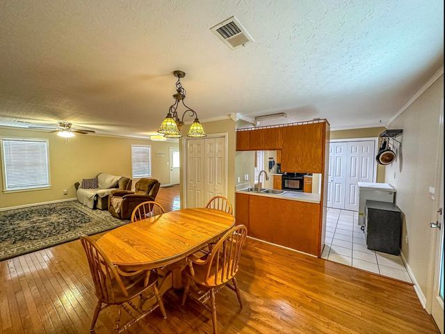 1034 Barker Lane, Berea, KY 40403