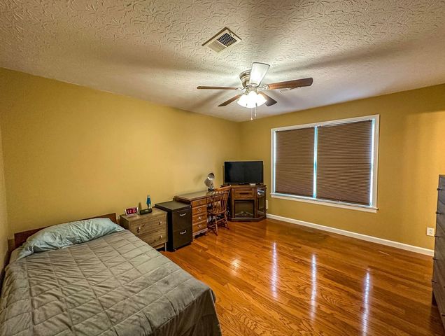 1034 Barker Lane, Berea, KY 40403