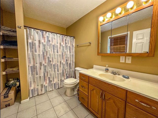 1034 Barker Lane, Berea, KY 40403