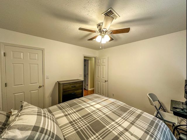 1034 Barker Lane, Berea, KY 40403